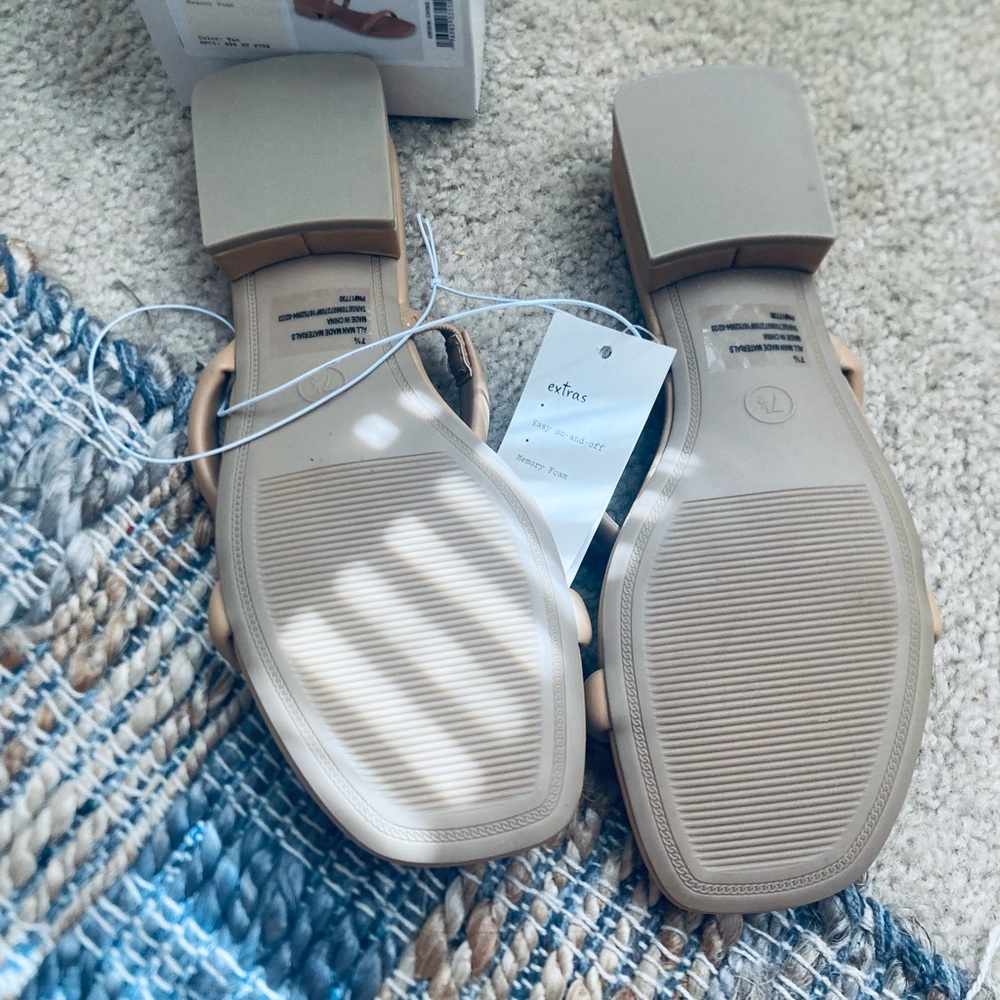 NWT Sandals - Picture 5 of 5